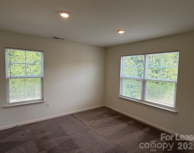 2029 Oakdale Road - Photo Thumbnail 9