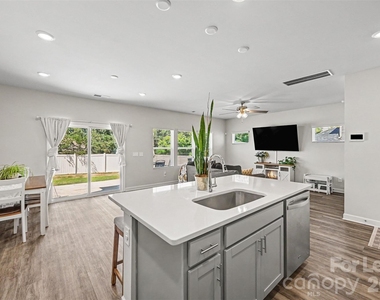 408 Luna Lane - Photo Thumbnail 7