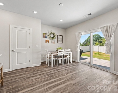 408 Luna Lane - Photo Thumbnail 8