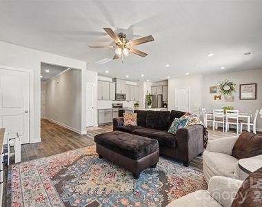 408 Luna Lane - Photo Thumbnail 2