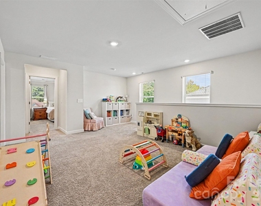 408 Luna Lane - Photo Thumbnail 12