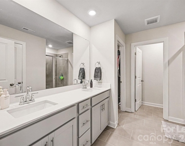 408 Luna Lane - Photo Thumbnail 11