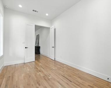 4604 Hopkins - Photo Thumbnail 15