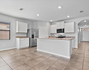 6270 Nw Regent Street - Photo Thumbnail 3