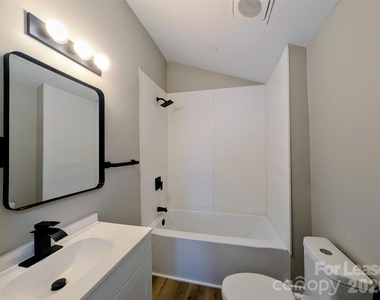 635 S Grove Street - Photo Thumbnail 6