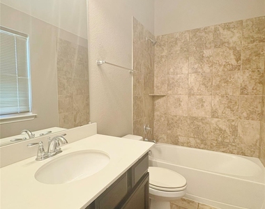 1604 Indigo Trail - Photo Thumbnail 14