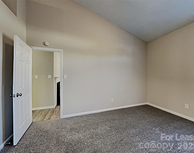 423 Cottonwood Park Drive - Photo Thumbnail 7
