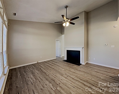 423 Cottonwood Park Drive - Photo Thumbnail 6
