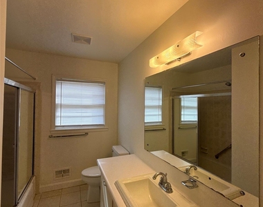 1413 Grovewood Drive - Photo Thumbnail 9
