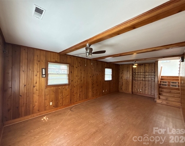 1413 Grovewood Drive - Photo Thumbnail 5