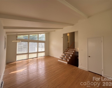 1413 Grovewood Drive - Photo Thumbnail 2