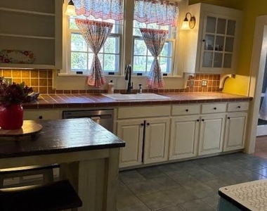 613 S York Street - Photo Thumbnail 11