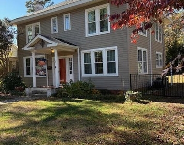 613 S York Street - Photo Thumbnail 2