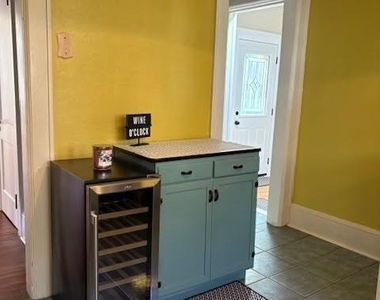 613 S York Street - Photo Thumbnail 14
