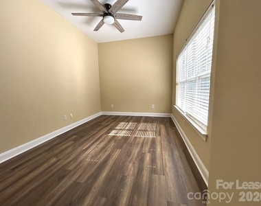 6724 Mallard Park Drive - Photo Thumbnail 23