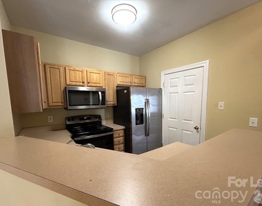 6724 Mallard Park Drive - Photo Thumbnail 2