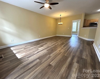 6724 Mallard Park Drive - Photo Thumbnail 5