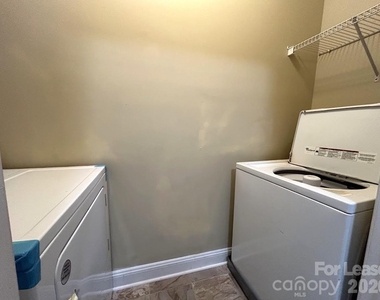 6724 Mallard Park Drive - Photo Thumbnail 8