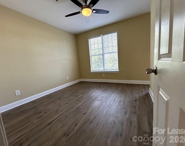 6724 Mallard Park Drive - Photo Thumbnail 13