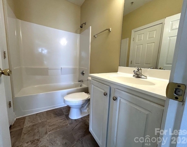 6724 Mallard Park Drive - Photo Thumbnail 12
