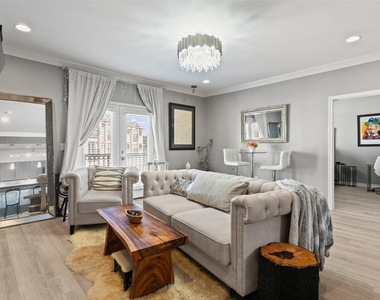 3102 Kings Road - Photo Thumbnail 5