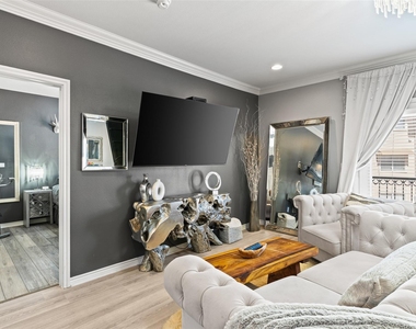 3102 Kings Road - Photo Thumbnail 7