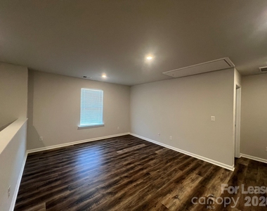 621 High Hill Drive - Photo Thumbnail 16
