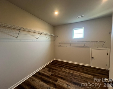 621 High Hill Drive - Photo Thumbnail 25