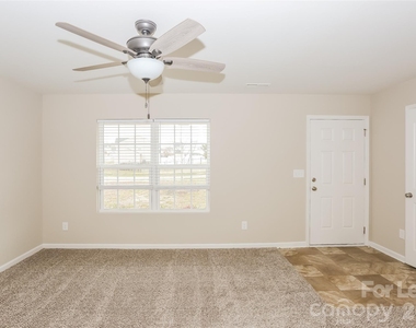 232 Valerie Drive - Photo Thumbnail 5