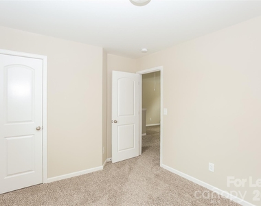 232 Valerie Drive - Photo Thumbnail 11