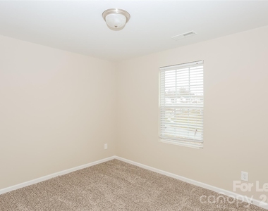 232 Valerie Drive - Photo Thumbnail 8