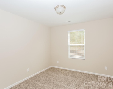 232 Valerie Drive - Photo Thumbnail 10