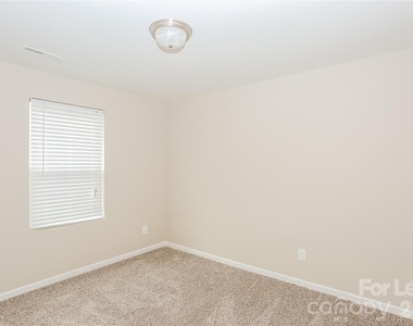 232 Valerie Drive - Photo Thumbnail 9