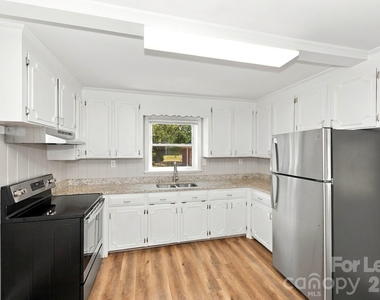 3814 Sheffield Drive - Photo Thumbnail 2