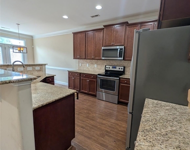 756 King Fisher Lane - Photo Thumbnail 7