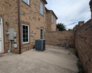 756 King Fisher Lane - Photo Thumbnail 12