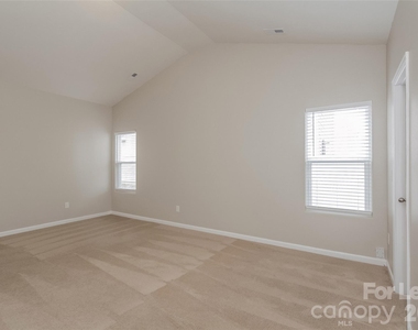 960 Joselynn Drive - Photo Thumbnail 11