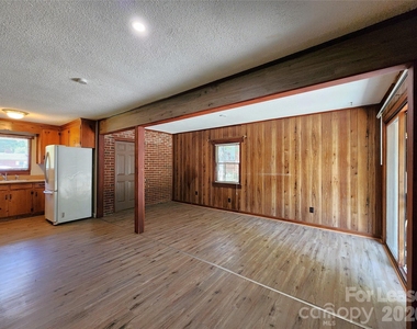 1621 Eastway Drive - Photo Thumbnail 7