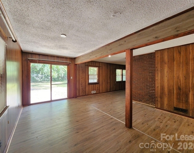 1621 Eastway Drive - Photo Thumbnail 6