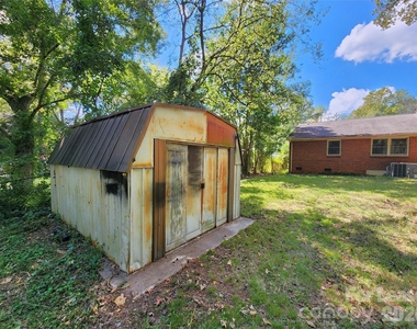 1621 Eastway Drive - Photo Thumbnail 20