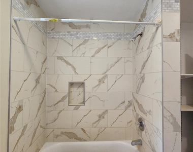 1621 Eastway Drive - Photo Thumbnail 14
