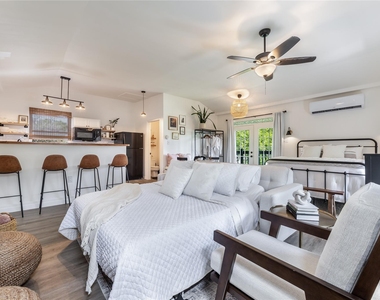 2402 Misty Lane - Photo Thumbnail 2