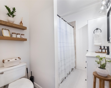 2402 Misty Lane - Photo Thumbnail 11