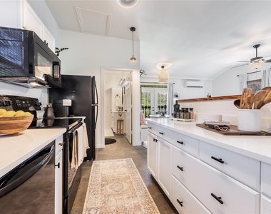 2402 Misty Lane - Photo Thumbnail 8