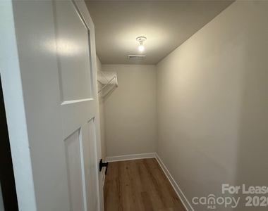 406 Serenity Circle - Photo Thumbnail 18