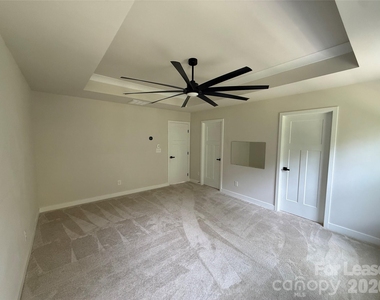 406 Serenity Circle - Photo Thumbnail 12