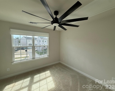 406 Serenity Circle - Photo Thumbnail 9