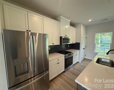 406 Serenity Circle - Photo Thumbnail 1