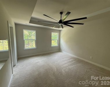 406 Serenity Circle - Photo Thumbnail 11
