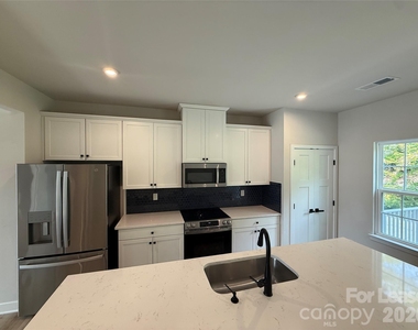 406 Serenity Circle - Photo Thumbnail 2